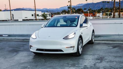 2022 Tesla Model Y Long Range Dual Motor All-Wheel Drive
