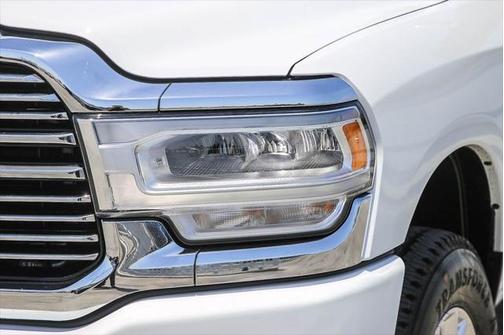 2023 RAM 2500 Laramie Crew Cab 4x4 6'4' Box