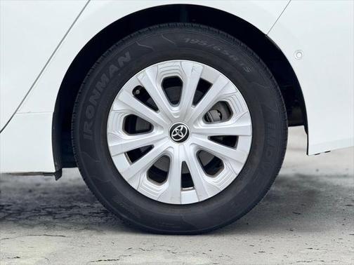 2021 Toyota Prius L