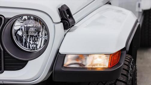 2025 Jeep Gladiator Nighthawk
