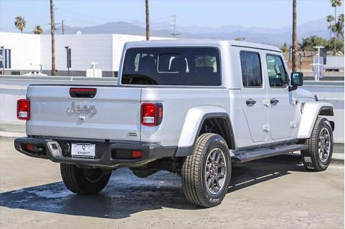 2023 Jeep Gladiator Overland