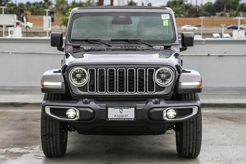 2026 Jeep Wrangler 4-Door Sahara 4x4