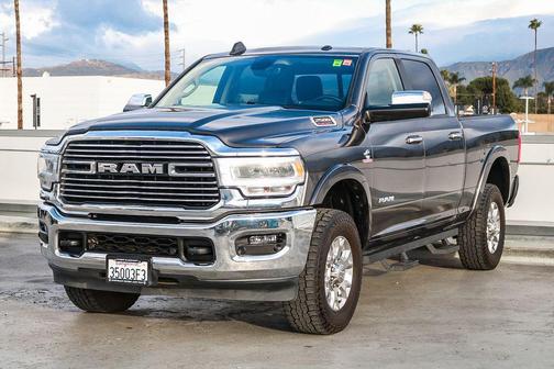 2020 RAM 2500 Laramie Crew Cab 4X4 6'4' Box