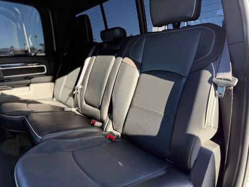 2022 RAM 3500 Laramie Crew Cab 4x4 8' Box