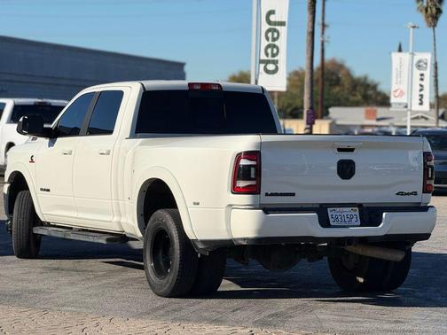 2022 RAM 3500 Laramie Crew Cab 4x4 8' Box