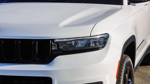 Bright White Clearcoat 2023 Jeep Grand Cherokee L Altitude