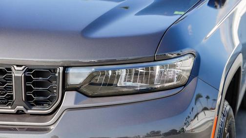 2026 Jeep Grand Cherokee Altitude