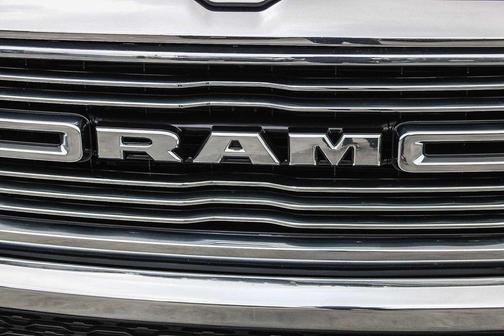 Bright White Clearcoat 2024 RAM 1500 Laramie