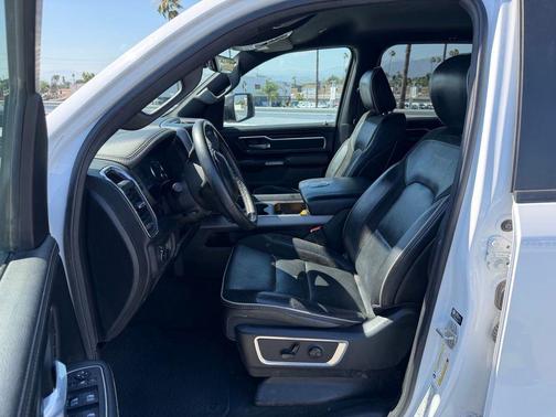Bright White Clearcoat 2024 RAM 1500 Laramie
