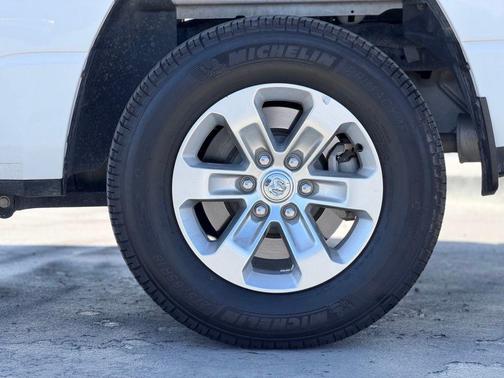 Bright White Clearcoat 2024 RAM 1500 Laramie