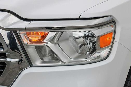 Bright White Clearcoat 2024 RAM 1500 Laramie
