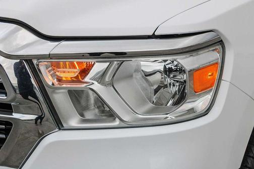 Bright White Clearcoat 2024 RAM 1500 Laramie