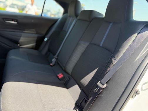 Super White 2020 Toyota Corolla SE
