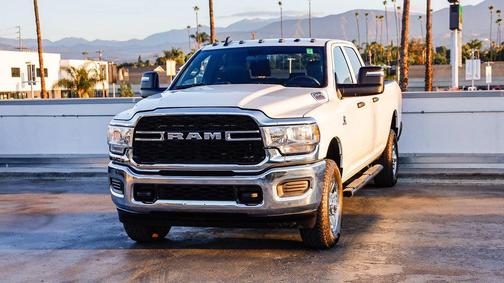 2023 RAM 2500 Tradesman Crew Cab 4x4 8' Box