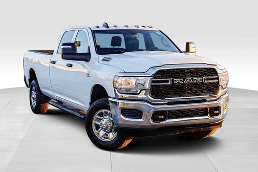 2023 RAM 2500 Tradesman Crew Cab 4x4 8' Box