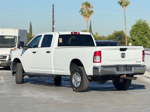 2023 RAM 2500 Tradesman Crew Cab 4x4 8' Box