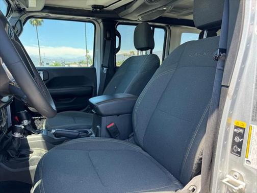 2024 Jeep Wrangler 4-Door Sahara 4x4
