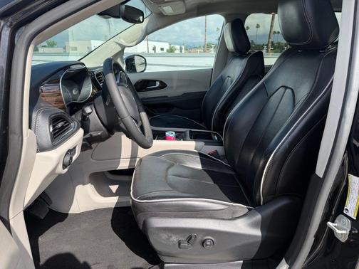 2023 Chrysler Pacifica Hybrid Limited