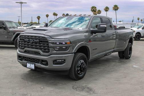 Ceramic Gray Clearcoat 2026 RAM 3500 Limited Crew Cab 4x4 8' Box