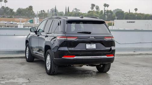 2023 Jeep Grand Cherokee Laredo