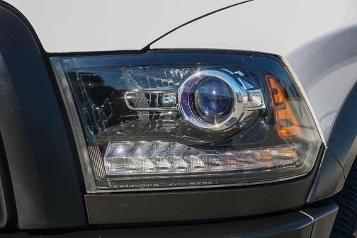 2024 RAM 1500 Classic Warlock Crew Cab 4x2 5'7' Box