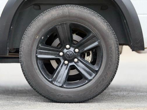 2024 RAM 1500 Classic Warlock Crew Cab 4x2 5'7' Box