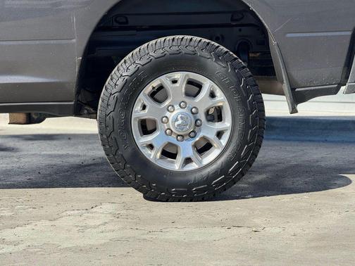 2024 RAM 2500 Laramie Crew Cab 4x4 6'4' Box