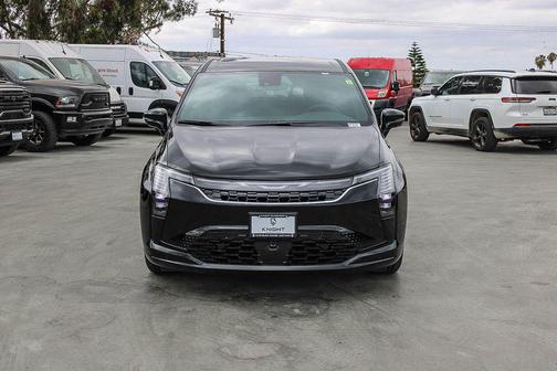 Diamond Black Crystal Pearlcoat 2027 Chrysler Pacifica L