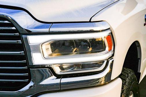 2024 RAM 2500 Laramie Crew Cab 4x4 6'4' Box