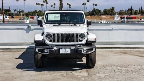 2025 Jeep Wrangler 4-Door Sahara 4x4