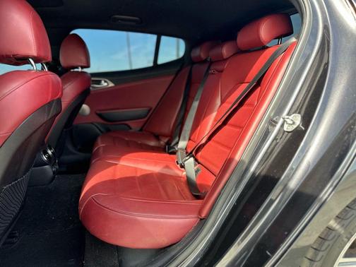 2021 Kia Stinger GT2