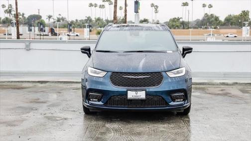2025 Chrysler Pacifica Hybrid Premium S Appearance Pkg