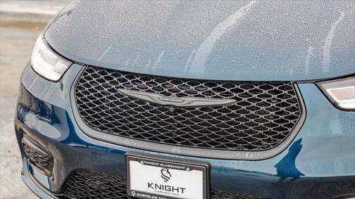 2025 Chrysler Pacifica Hybrid Premium S Appearance Pkg