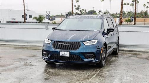 2025 Chrysler Pacifica Hybrid Premium S Appearance Pkg