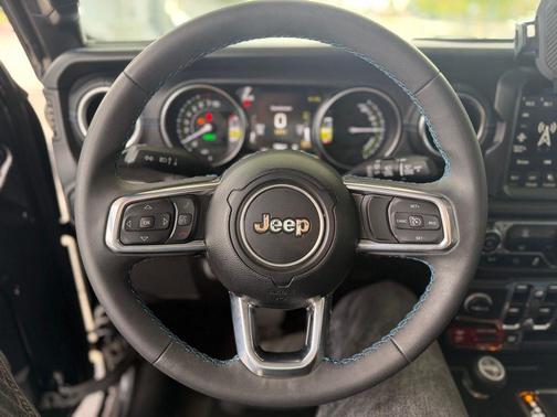 Black Clearcoat 2023 Jeep Wrangler 4xe Rubicon