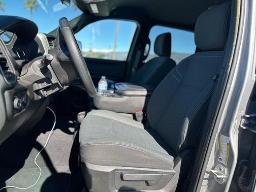 2022 RAM 2500 Tradesman Crew Cab 4x2 8' Box