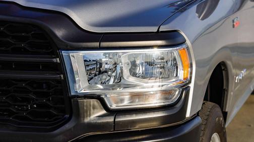 2022 RAM 2500 Tradesman Crew Cab 4x2 8' Box