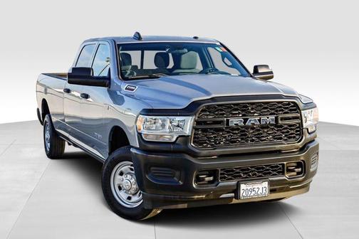 2022 RAM 2500 Tradesman Crew Cab 4x2 8' Box