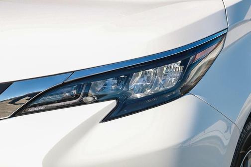 2025 Toyota Sienna LE