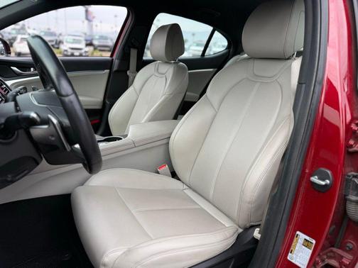 2023 Genesis G70 2.0T AWD