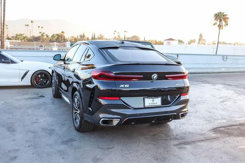 Black Sapphire Metallic 2024 BMW X6 xDrive40i