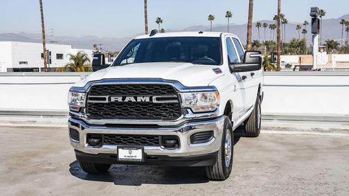 2024 RAM 3500 Tradesman Crew Cab 4x4 6'4' Box