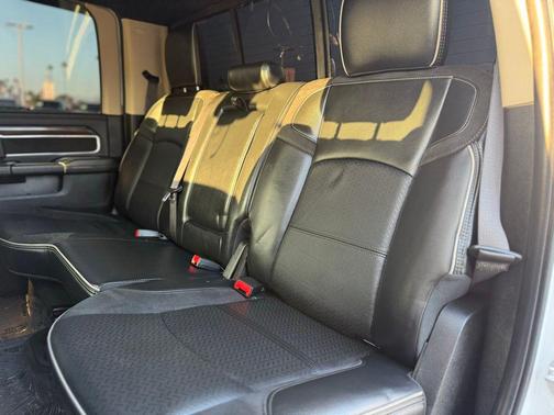 2022 RAM 2500 Laramie Crew Cab 4x4 6'4' Box