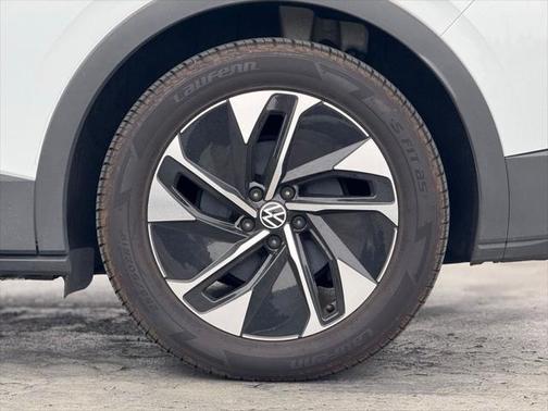 2022 Volkswagen ID.4 Pro