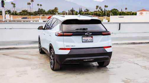 Ice Blue Metallic 2022 Chevrolet Bolt EUV FWD Premier