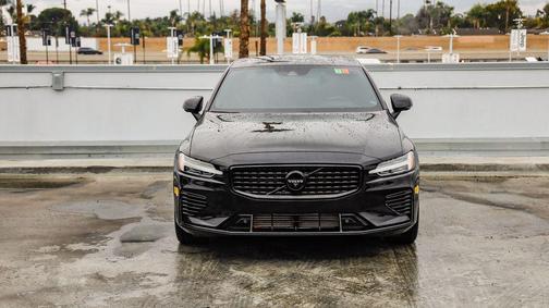 2022 Volvo S60 Recharge Plug-In Hybrid T8 R-Design
