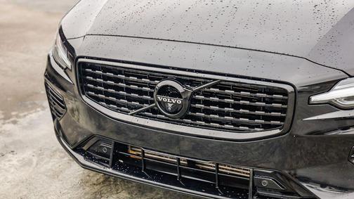 2022 Volvo S60 Recharge Plug-In Hybrid T8 R-Design