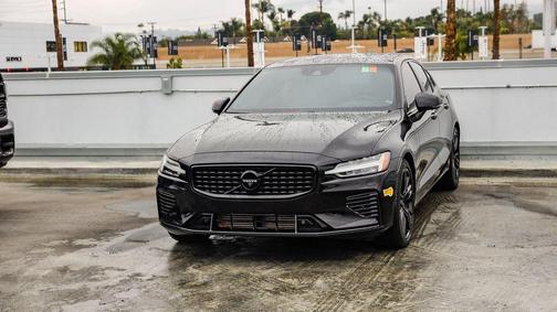2022 Volvo S60 Recharge Plug-In Hybrid T8 R-Design