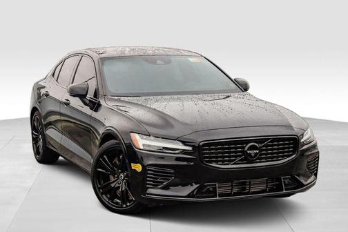 2022 Volvo S60 Recharge Plug-In Hybrid T8 R-Design