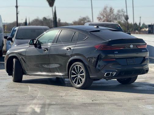 2024 BMW X6 M60i